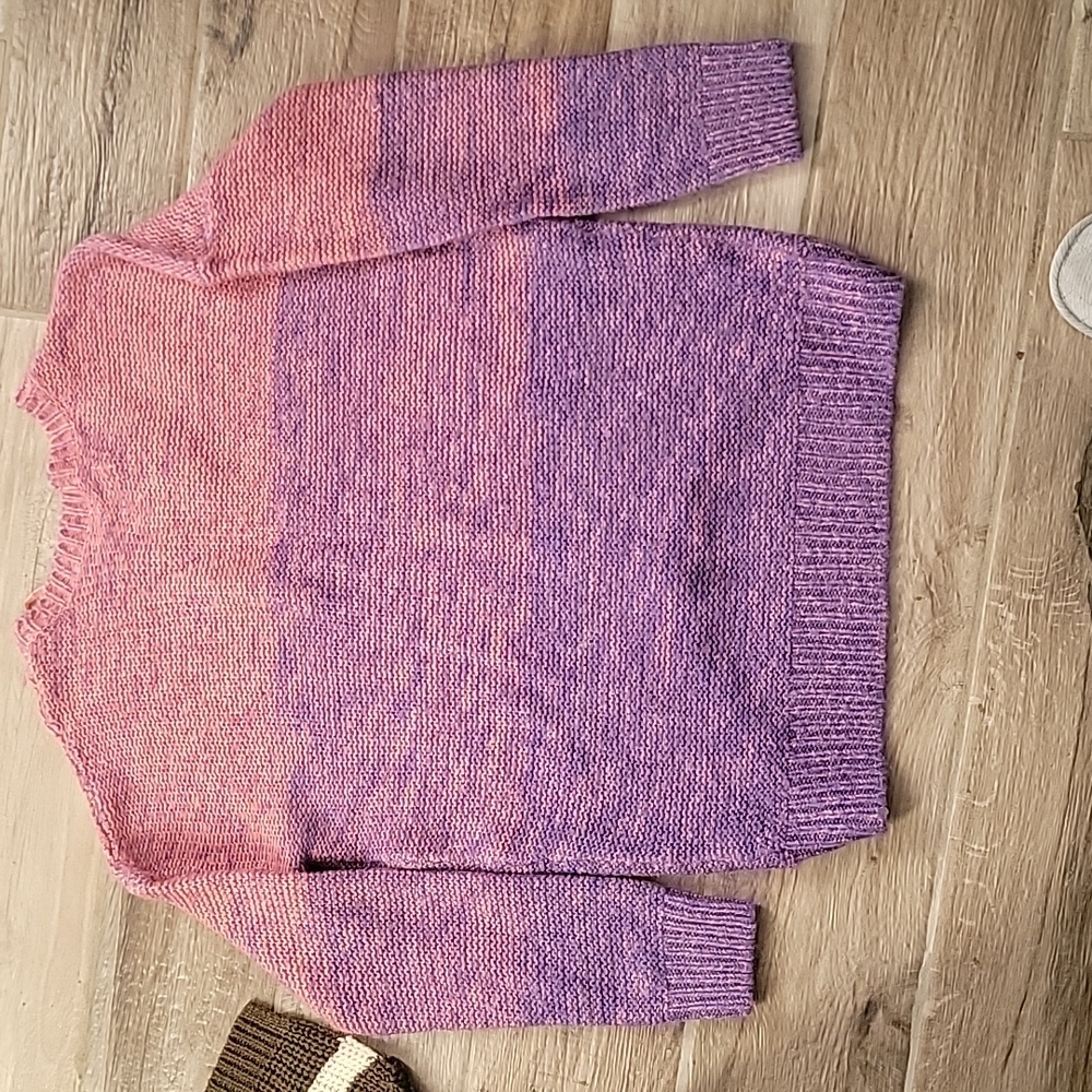 2 Sweaters - Picture 3 of 9
